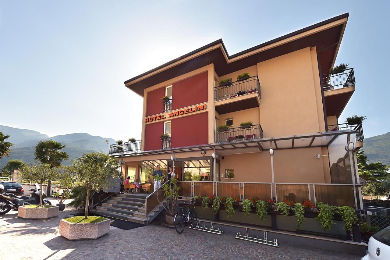 Hotel Angelini Torbole Sul Garda Exterior foto