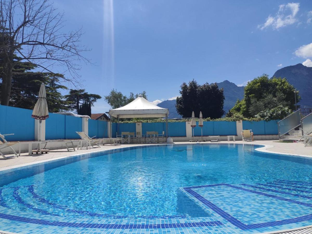 Hotel Angelini Torbole Sul Garda Exterior foto