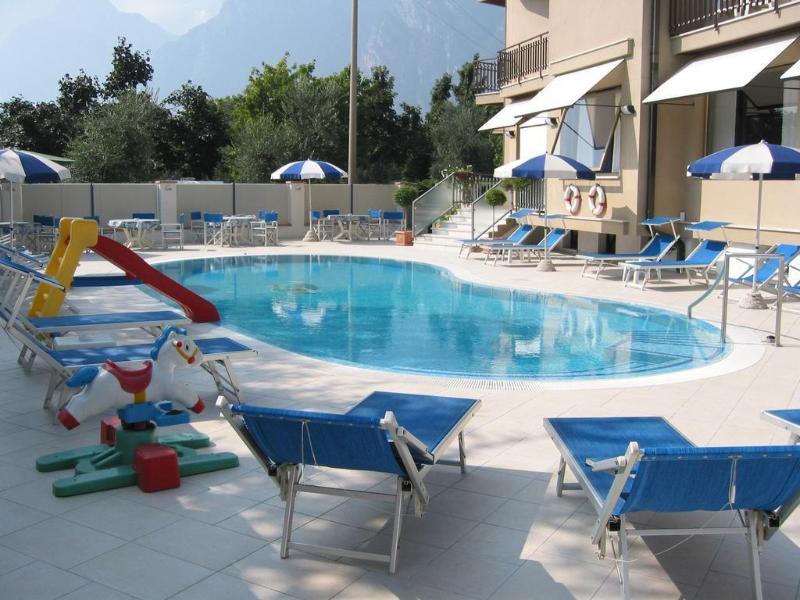 Hotel Angelini Torbole Sul Garda Exterior foto