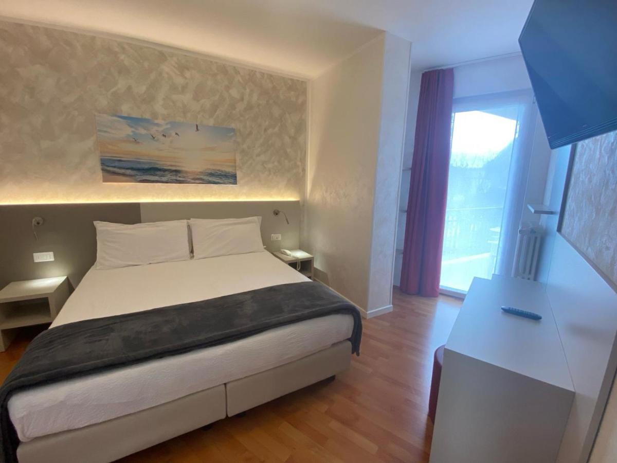 Hotel Angelini Torbole Sul Garda Exterior foto