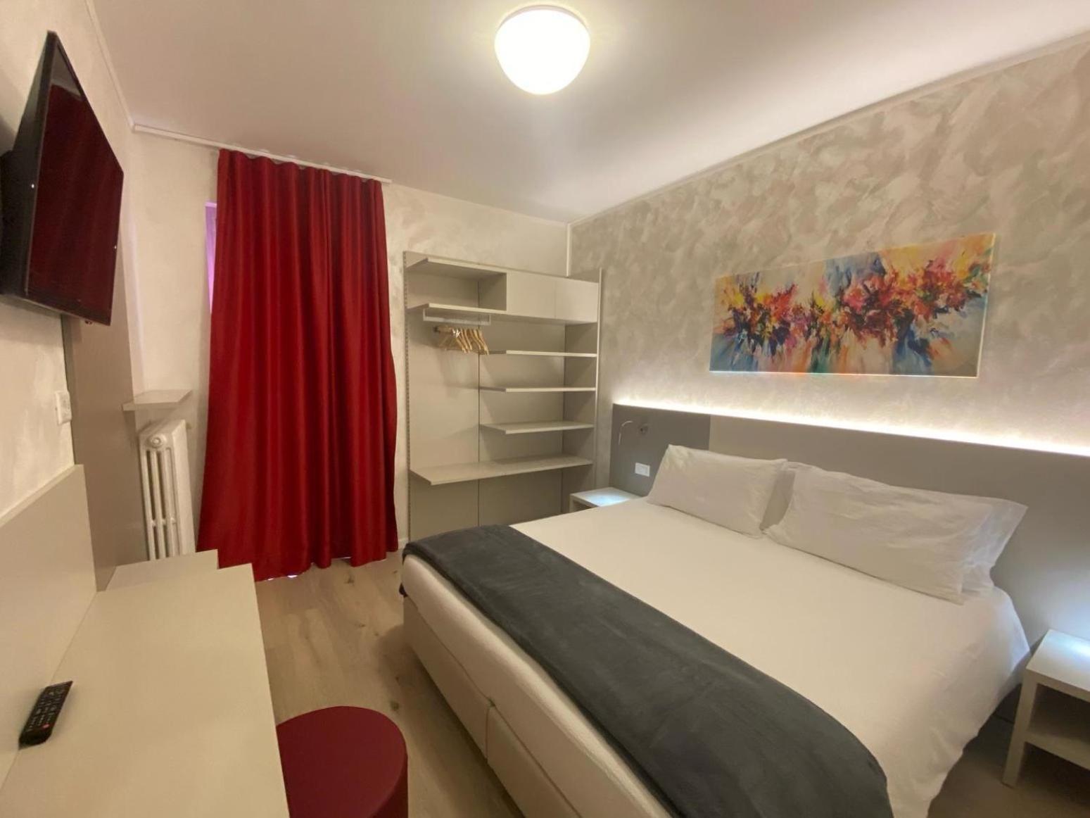 Hotel Angelini Torbole Sul Garda Exterior foto