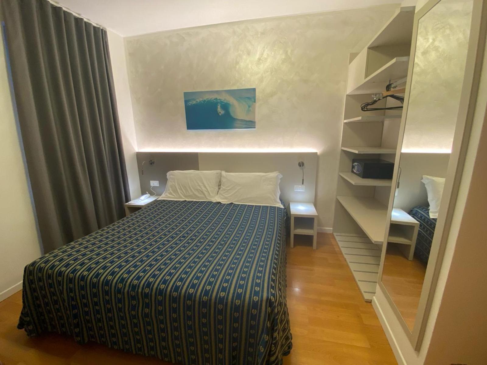 Hotel Angelini Torbole Sul Garda Exterior foto