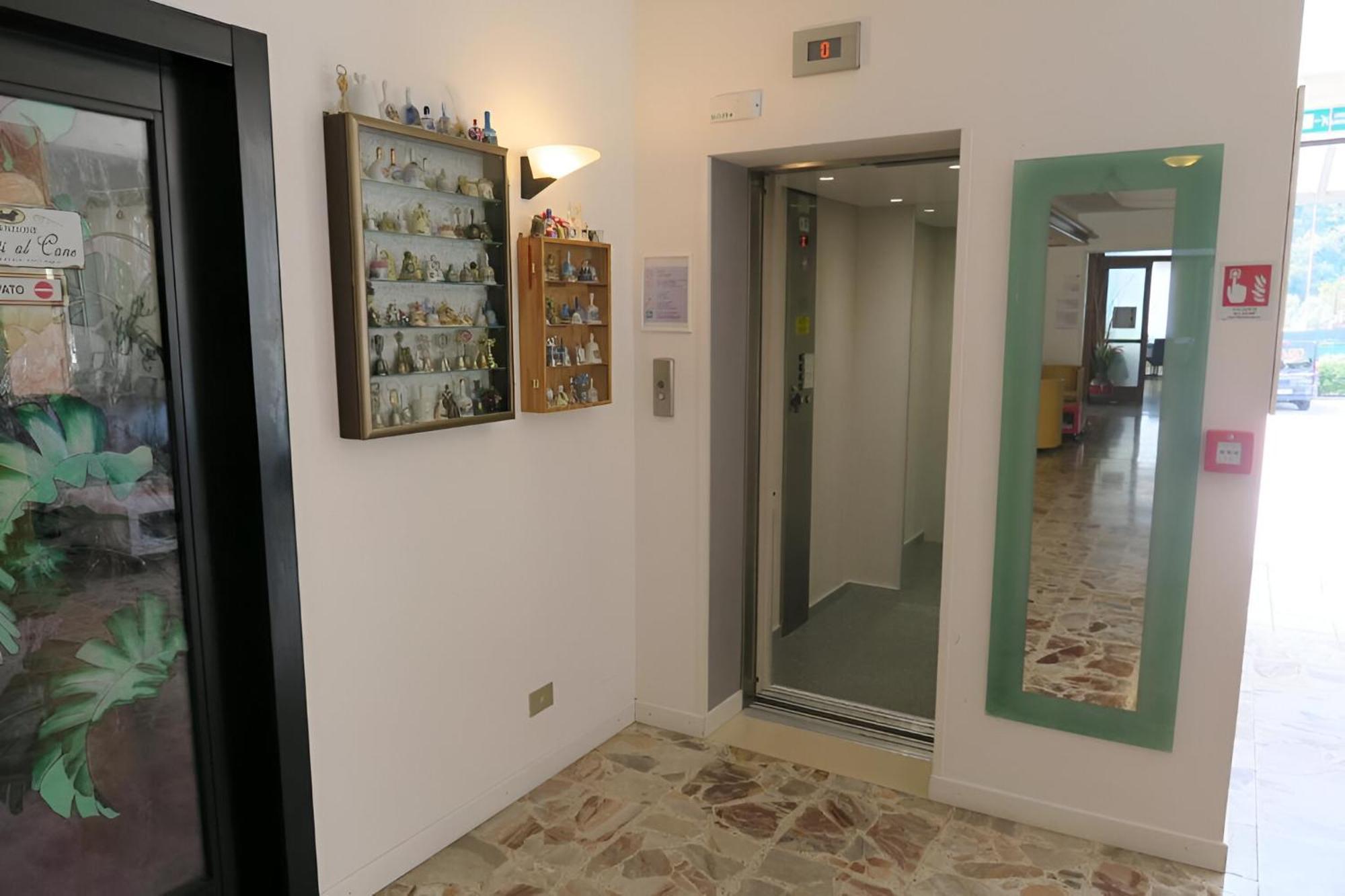 Hotel Angelini Torbole Sul Garda Exterior foto