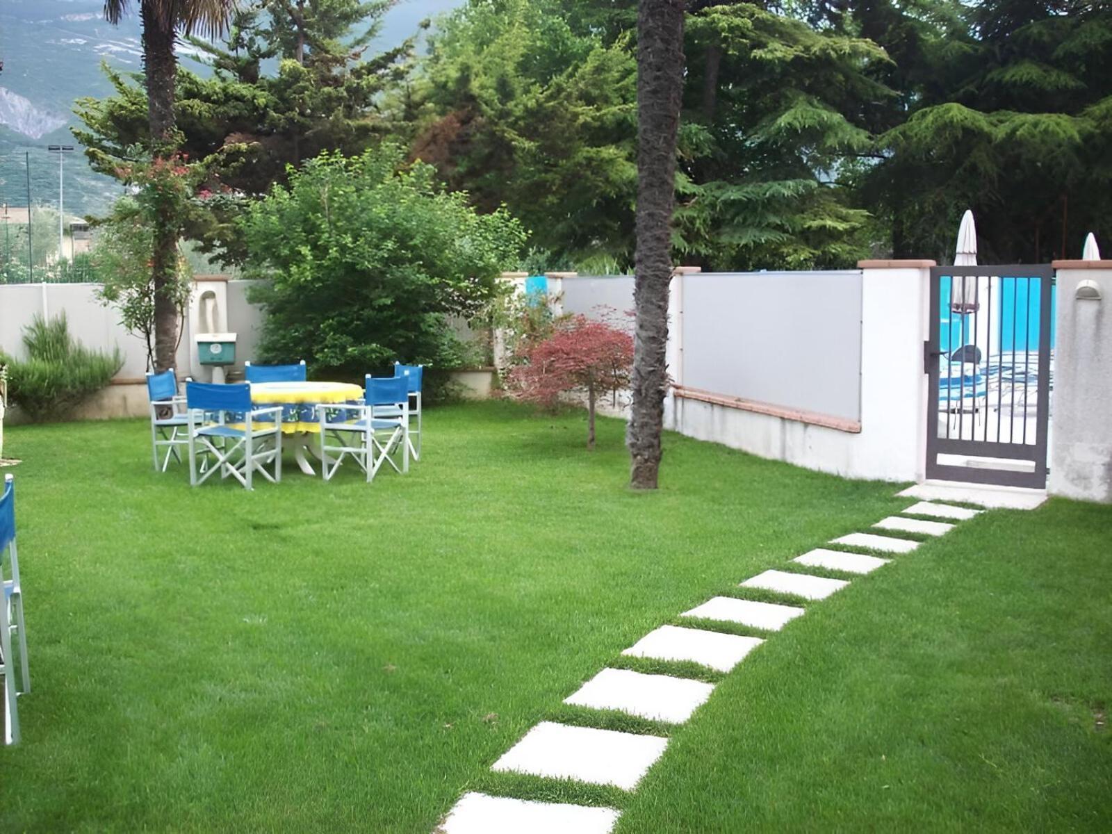 Hotel Angelini Torbole Sul Garda Exterior foto
