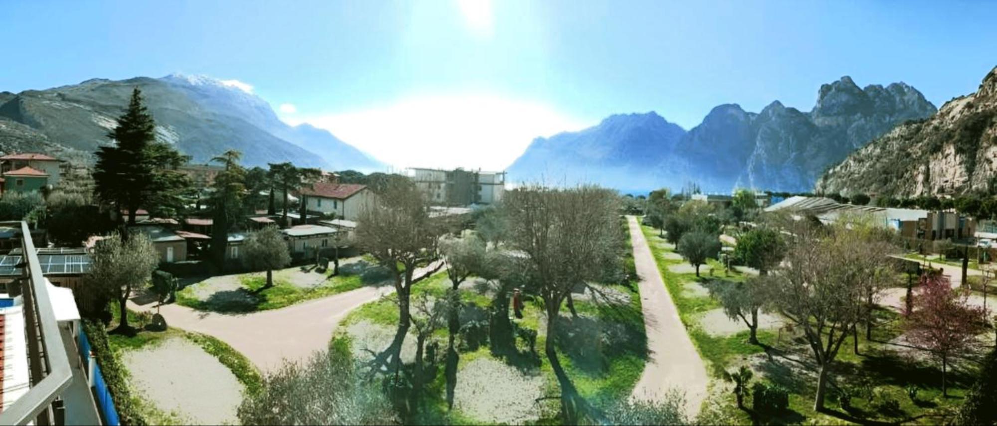 Hotel Angelini Torbole Sul Garda Exterior foto