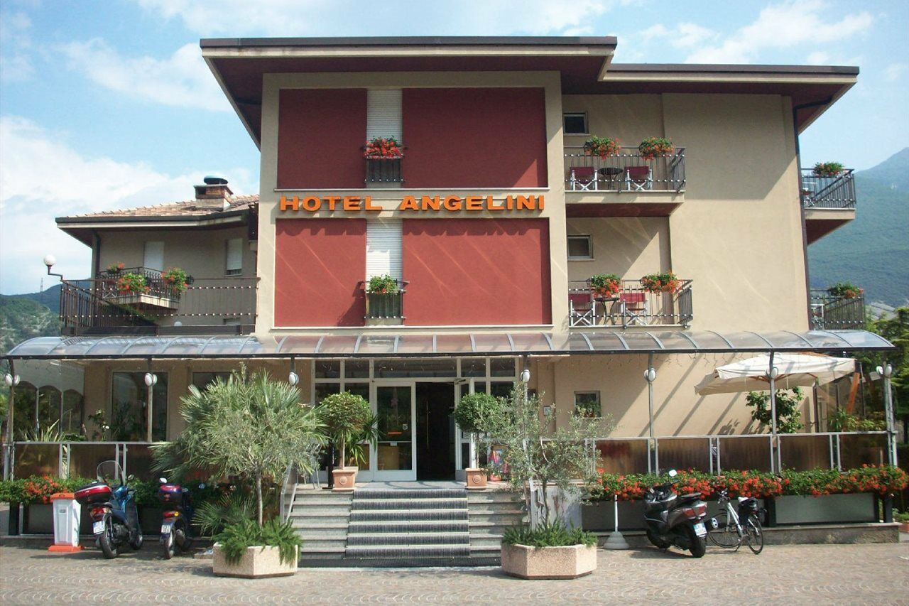 Hotel Angelini Torbole Sul Garda Exterior foto